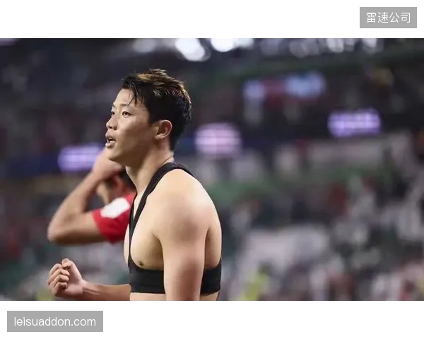 黄喜灿经历艰难赛季后状态存疑，其在边路的突破能力对丰富进攻套路至关重要。